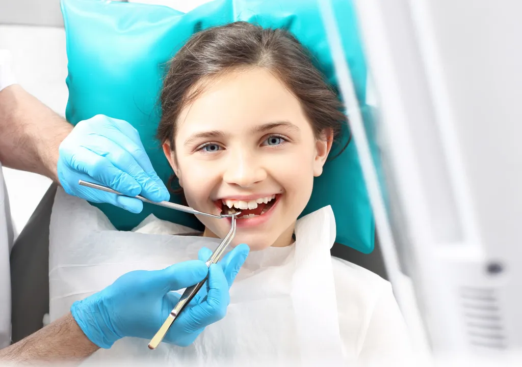 diagnostic précoce des taches et anomalies de l'émail chez le dentiste enfant tanger